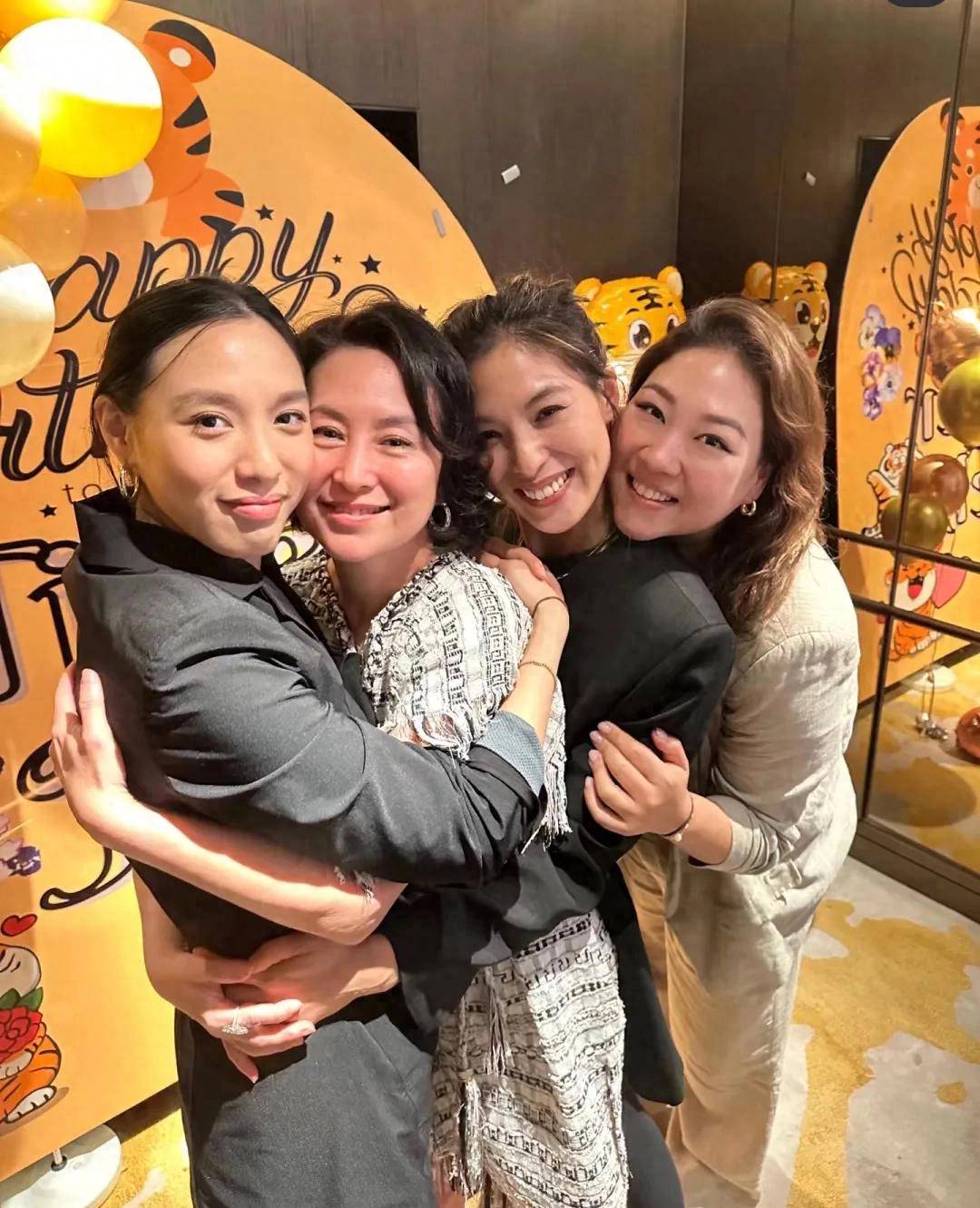 跟年轻人隔着辈份也一起玩,何超凤让何锶珩代劳_曾昭仪_年纪_派对