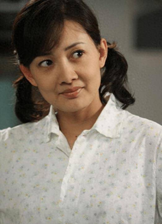 牛莉自曝:沉迷整容,医美成我梦想的绊脚石,50岁悔不当初!