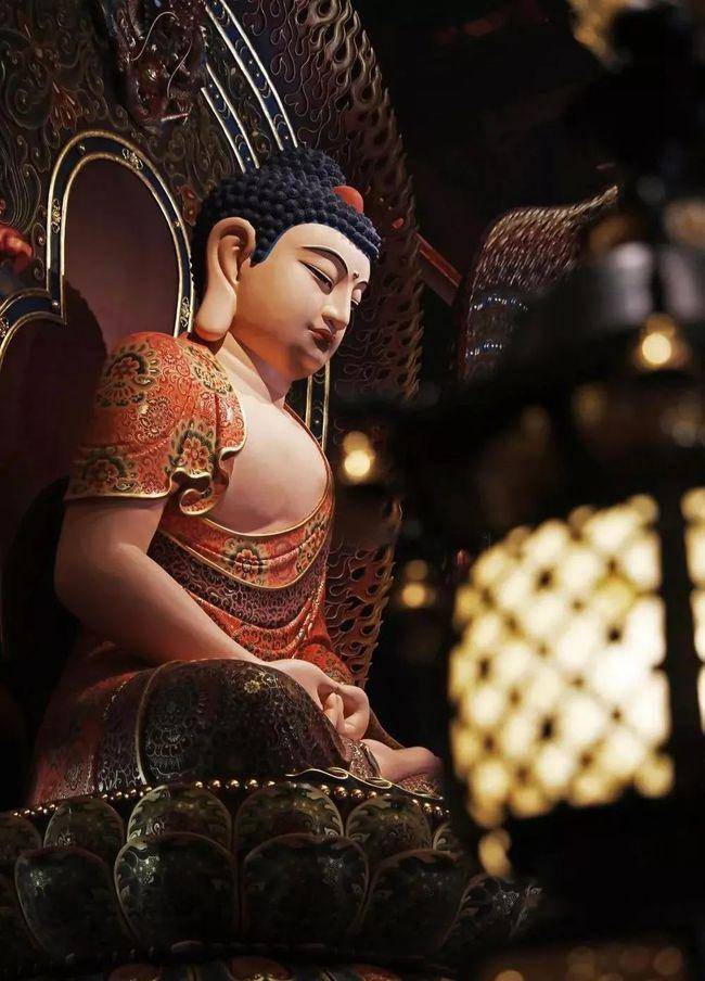 佛像是佛教寺庙的重要组成部分,它们代表着佛陀(佛教创始人)的教导和