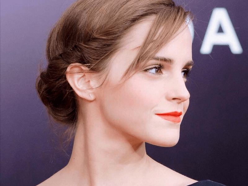 年少成名的艾玛·沃特森,在演绎经典的同时,还坚持自己的学业_赫敏