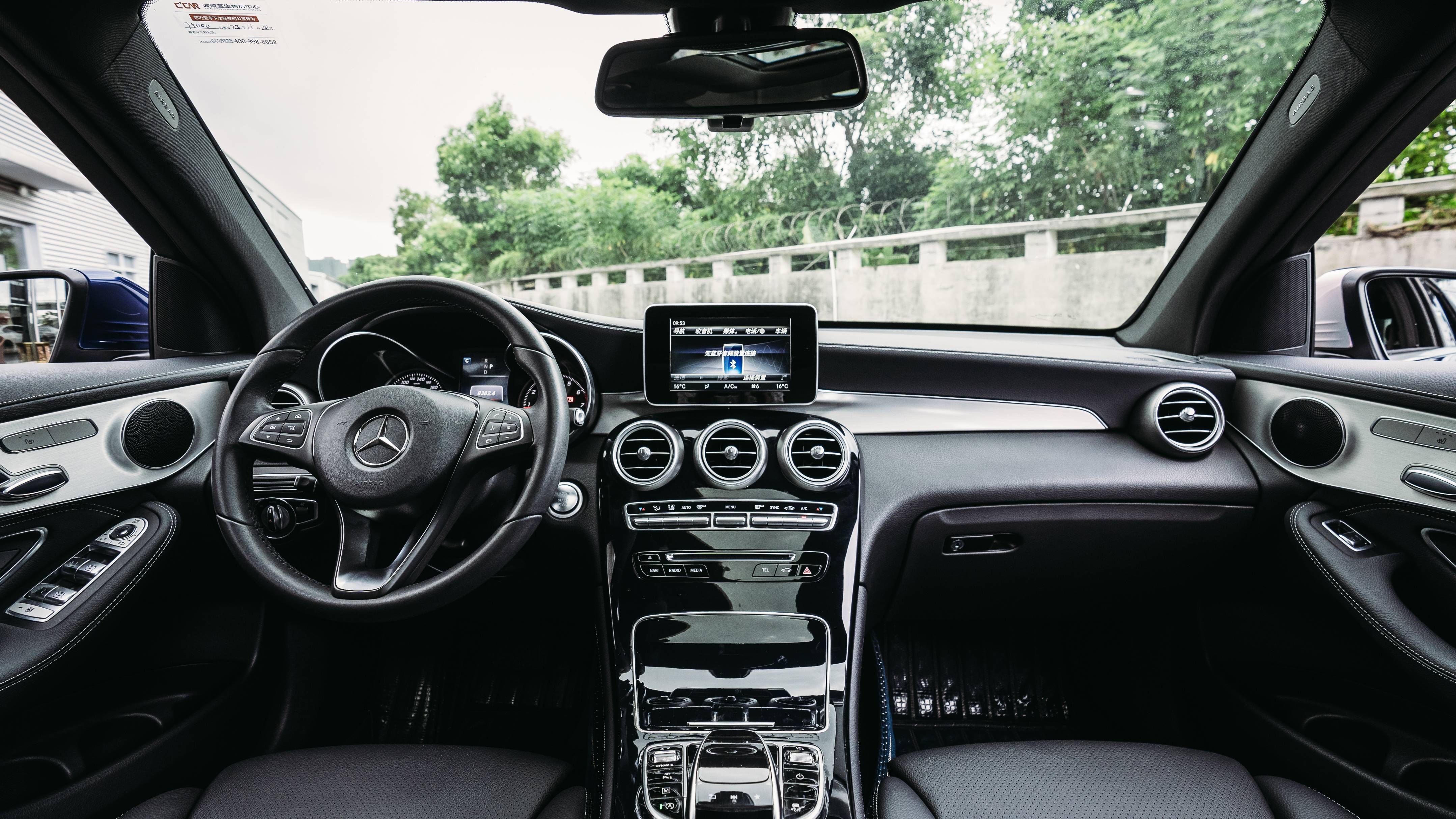 这台奔驰suv挺划算四驱9at20多万奔驰glc2004matic