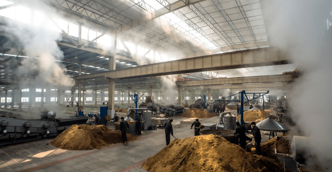 首先,酒厂不冒烟是因为它们使用的是现代化的生产设备,这些设备通常