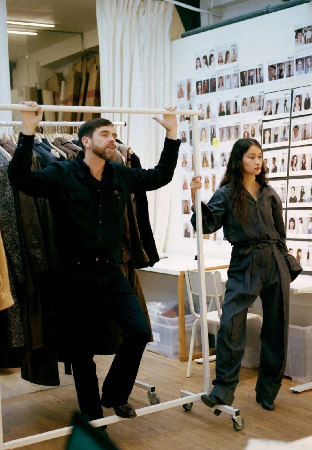 受到爱马仕前董事创始人·沃伦·lemaire认可,并将成为超过15年的缪斯