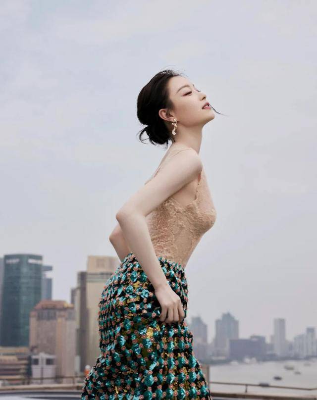 倪妮:清理了衣橱,更喜欢卸妆的自己_造型_因为_表演