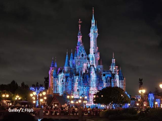 体验完三星 Galaxy Z Flip 5，终于明白翻盖折叠屏为何能俘获女性芳心