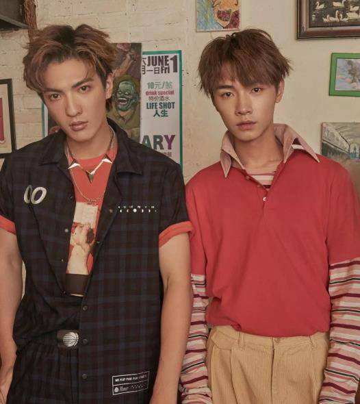 "以为不熟悉,其实是兄弟",赖冠霖王嘉尔没啥,蔡徐坤这组意外_董岩磊