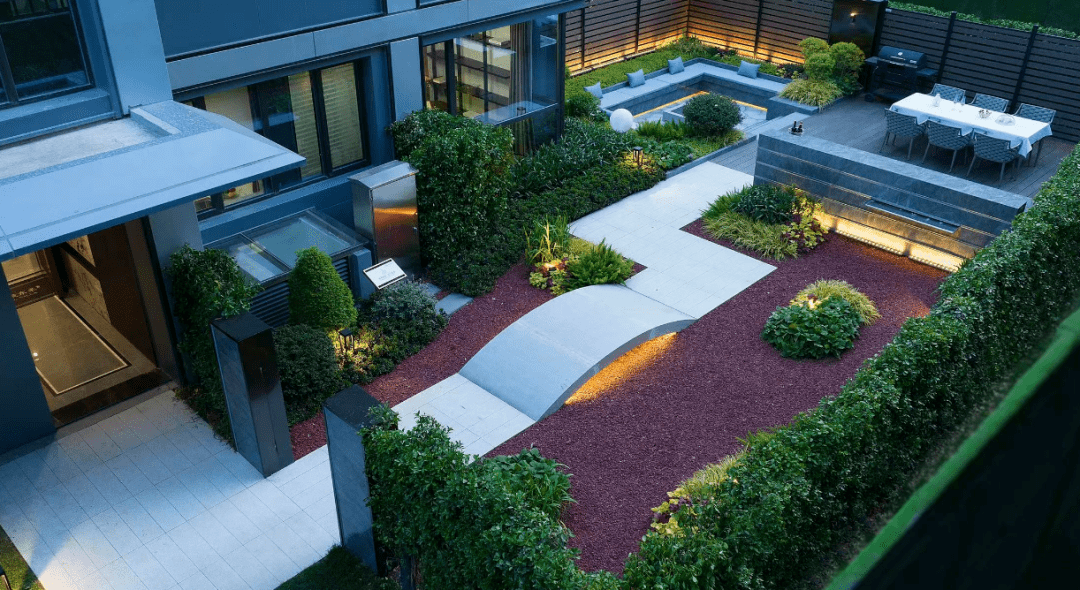 绿城·春境东来院位于安平路与宝幢路之间华清山庄南华苑西侧,处于