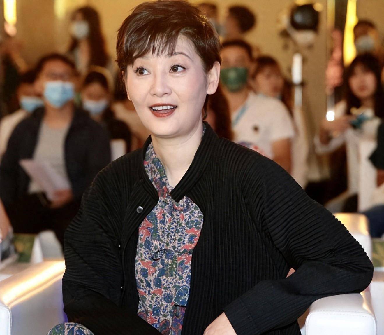 陈红与徐帆,超越"皮相"的永恒魅力与优雅_年龄_女性_因为