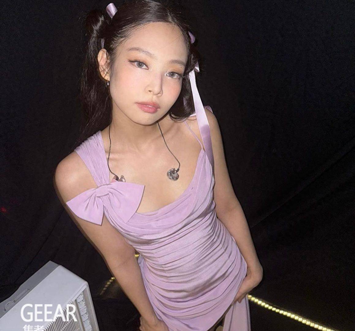 因为jennie已经穿过不止一次了!_连衣裙_蝴蝶结_美学