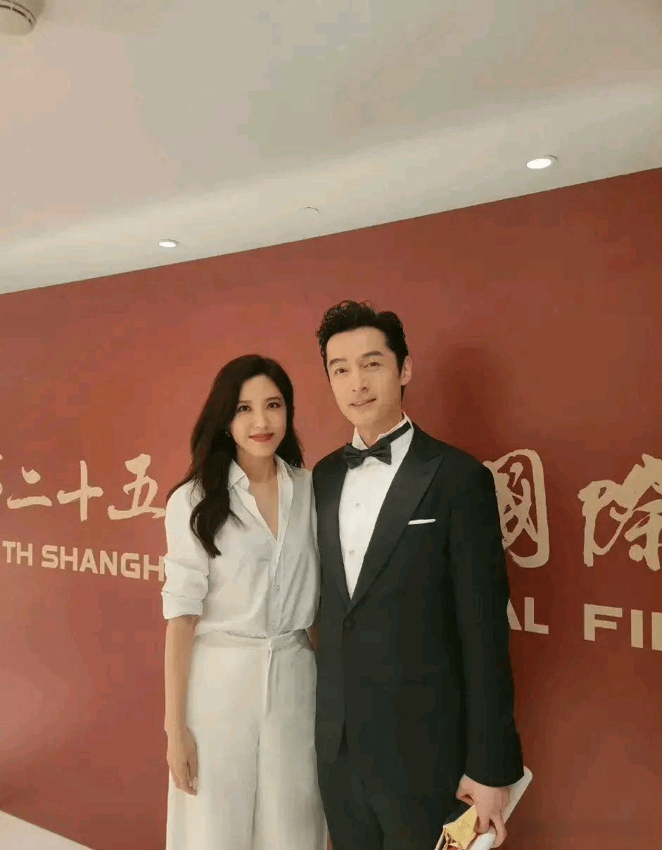 曾黎包场胡歌 吴磊新片《不虚此行》,网友调侃:丈母娘包场了_合作