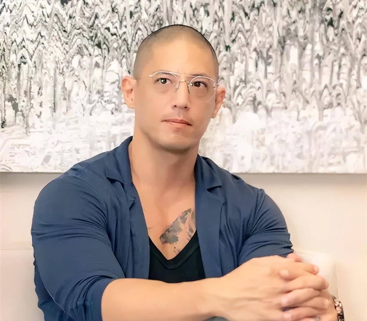 蒋友柏谈家道中落:台湾的第二代第三代,一餐饭顶我三四百条热狗_爷爷