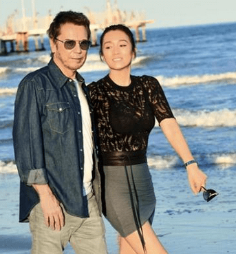 巩俐竟然有个儿子是聋人,她笑着承认_黄和_孩子_张艺谋