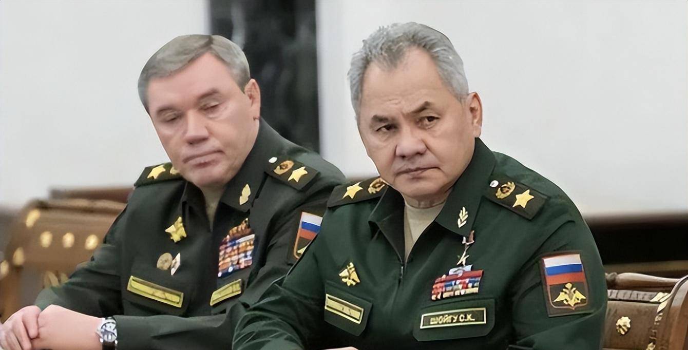 3年后,格拉西莫夫担任俄罗斯武装力量总参谋长,搭档就是绍伊古.
