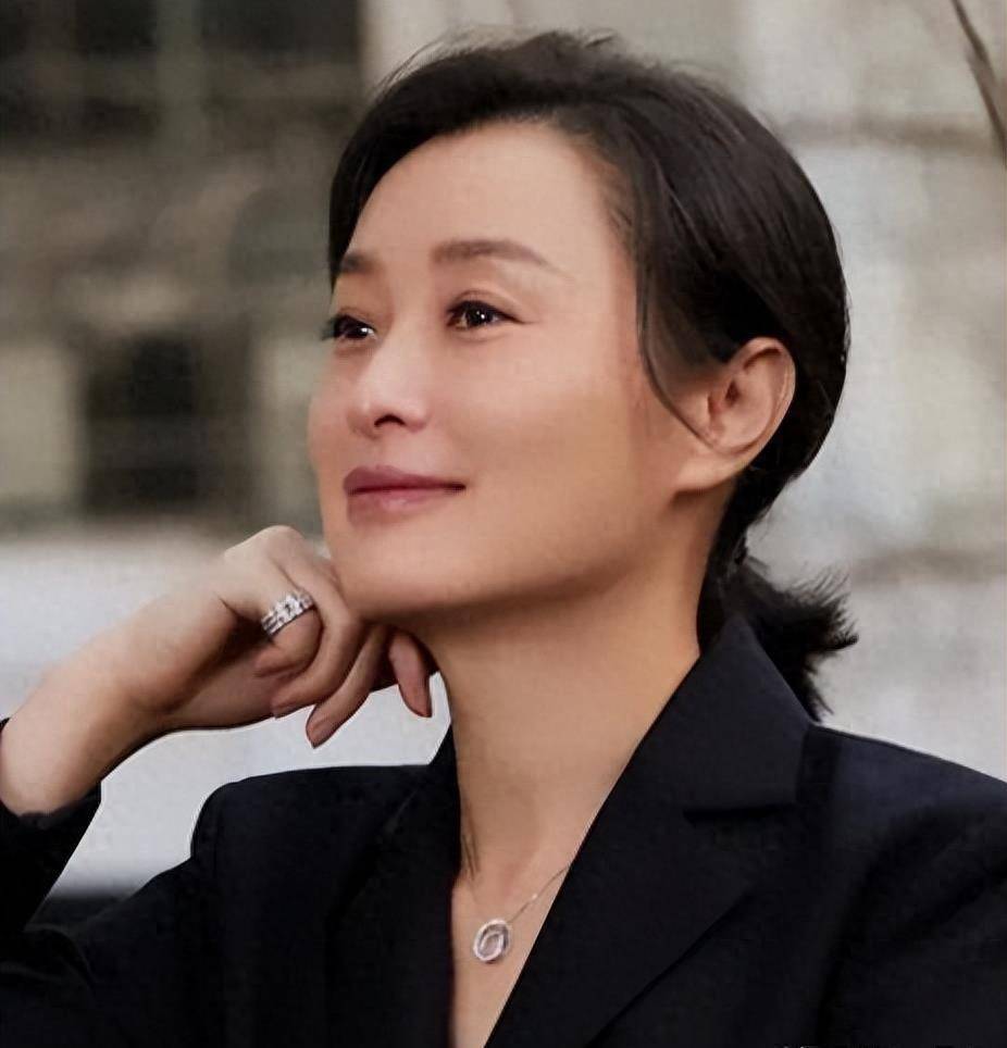 从那一刻起,吴越粉丝们的心中都燃起了对他新一段感情的无限期待.