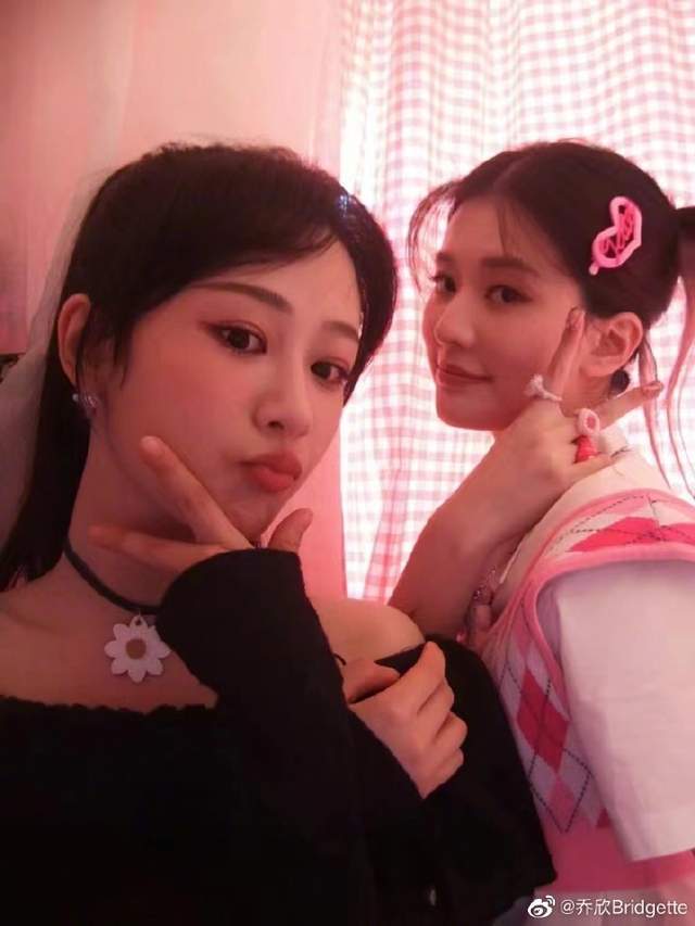 杨紫乔欣合体,一起秀比耶造型,堪称好姐妹!_发展_照片_时候