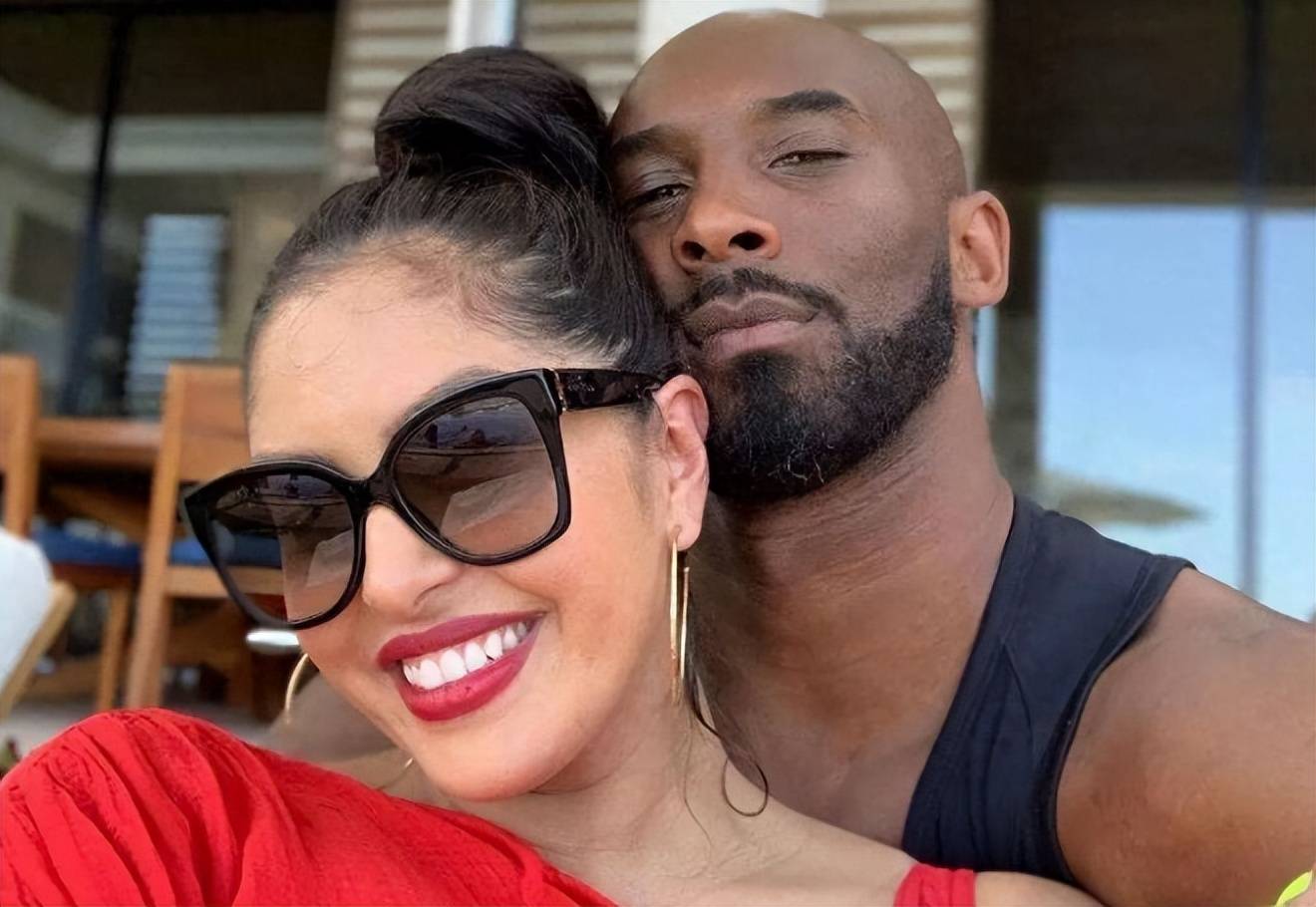 瓦妮莎再婚不无可能,亲吻加索尔女儿照片曝光,其乐融融恰似一家_科比