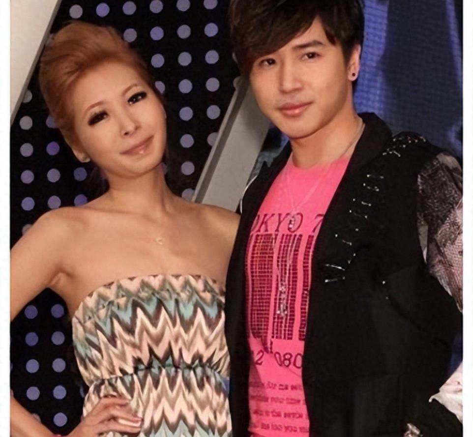 欧弟深夜喝醉抱柱子打电话,女性好友全程跟踪_郑云灿_问题_makiyo