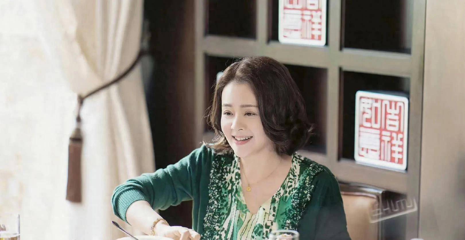 崔奕:嫁大3岁初恋,结婚23年生一子,幸美满_李晔_婆婆_王庆