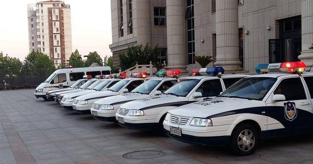 中国警车为何有的喷印“警察”，有的喷印“公安”？二者有何区别