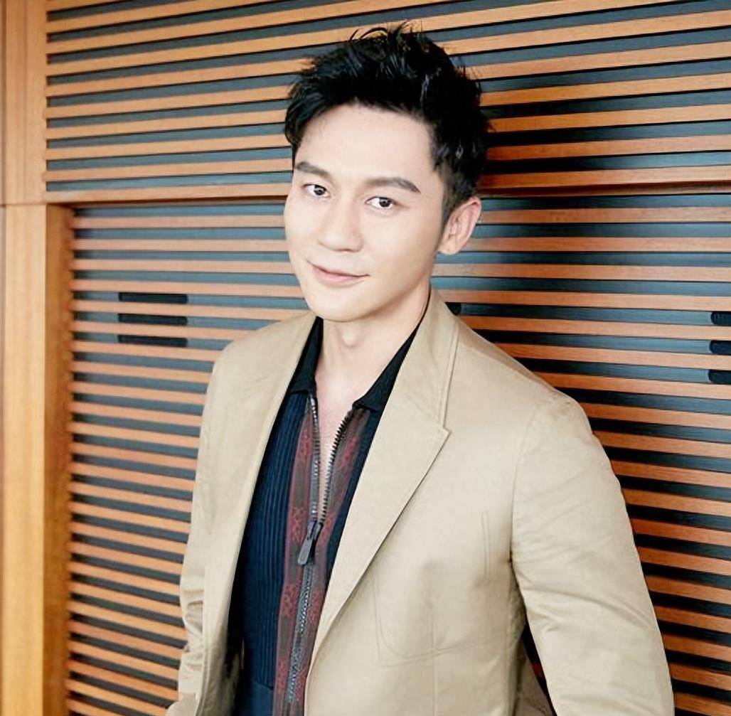 要说李晨最突出的一点是什么,那一定是要提一提他的家庭.