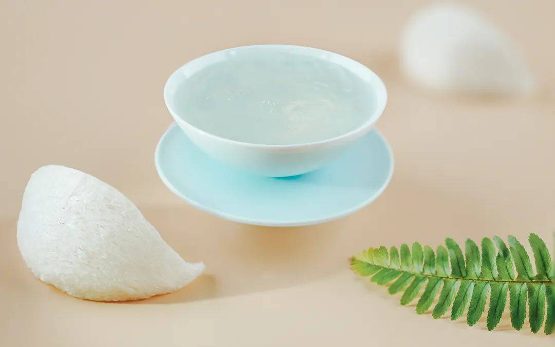 正吃着玉燕佳炖精炖即食燕窝的朋友们,建议最佳食用的周期为早晚各