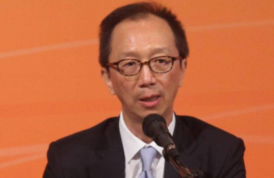 香港"财神爷"梁锦松:拒入美籍,放弃2000万年薪,为港赚3万亿_九龙_身份