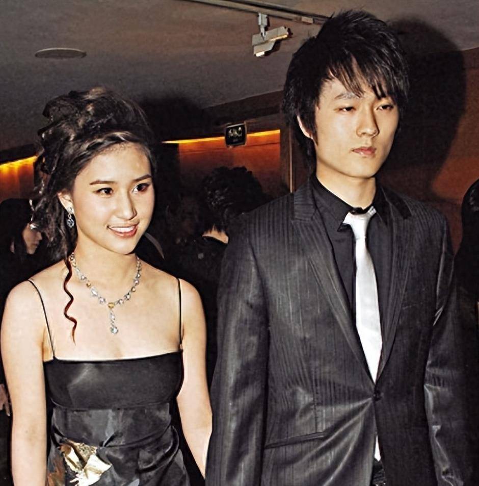"顶级名媛"何超莲:苦恋吴克群,婉拒霍启山,年仅32岁就身价400亿