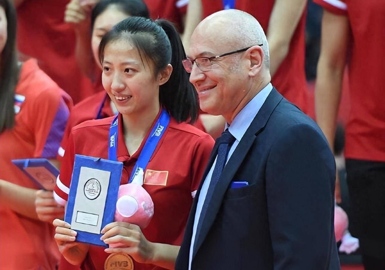 33岁丁霞上演奇兵救主,蔡斌没看错人_郎平_比赛_巴黎奥运会