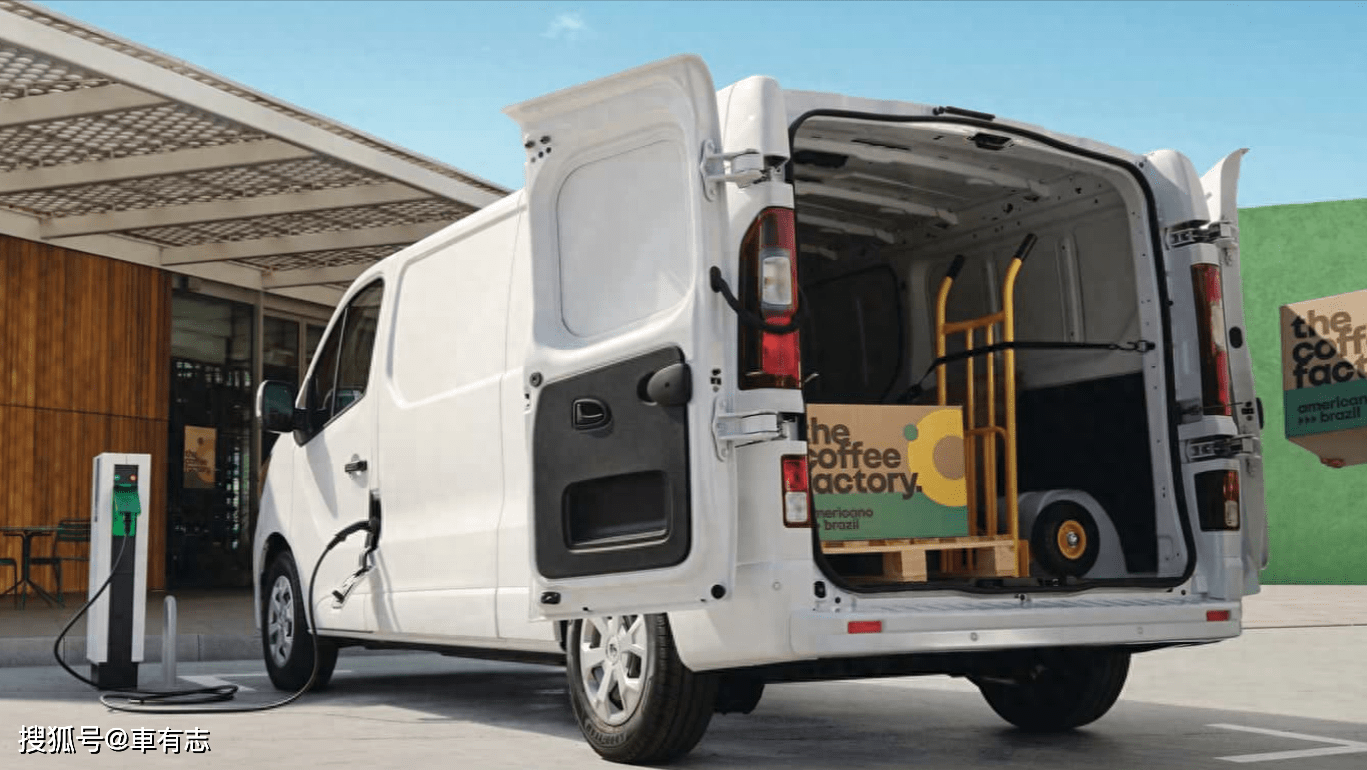 后部车窗为盲窗结构,定位为电动封闭厢式货车