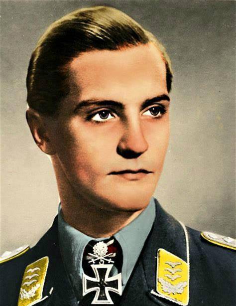 其中有空中战术大师波克雷什金元帅,伦敦之鹰阿道夫·加兰德中将,黑色