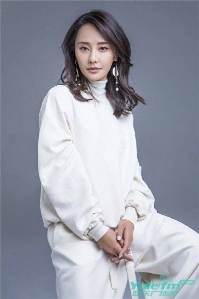 这5位内地女演员,当年在港台剧只能演配角,但却抢了女主风头_角色