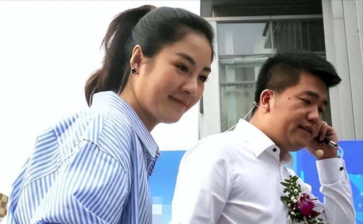 她不顾反对嫁富豪,赵大叔:所有人不许参加她婚礼_毕畅_隋宏洋_生活