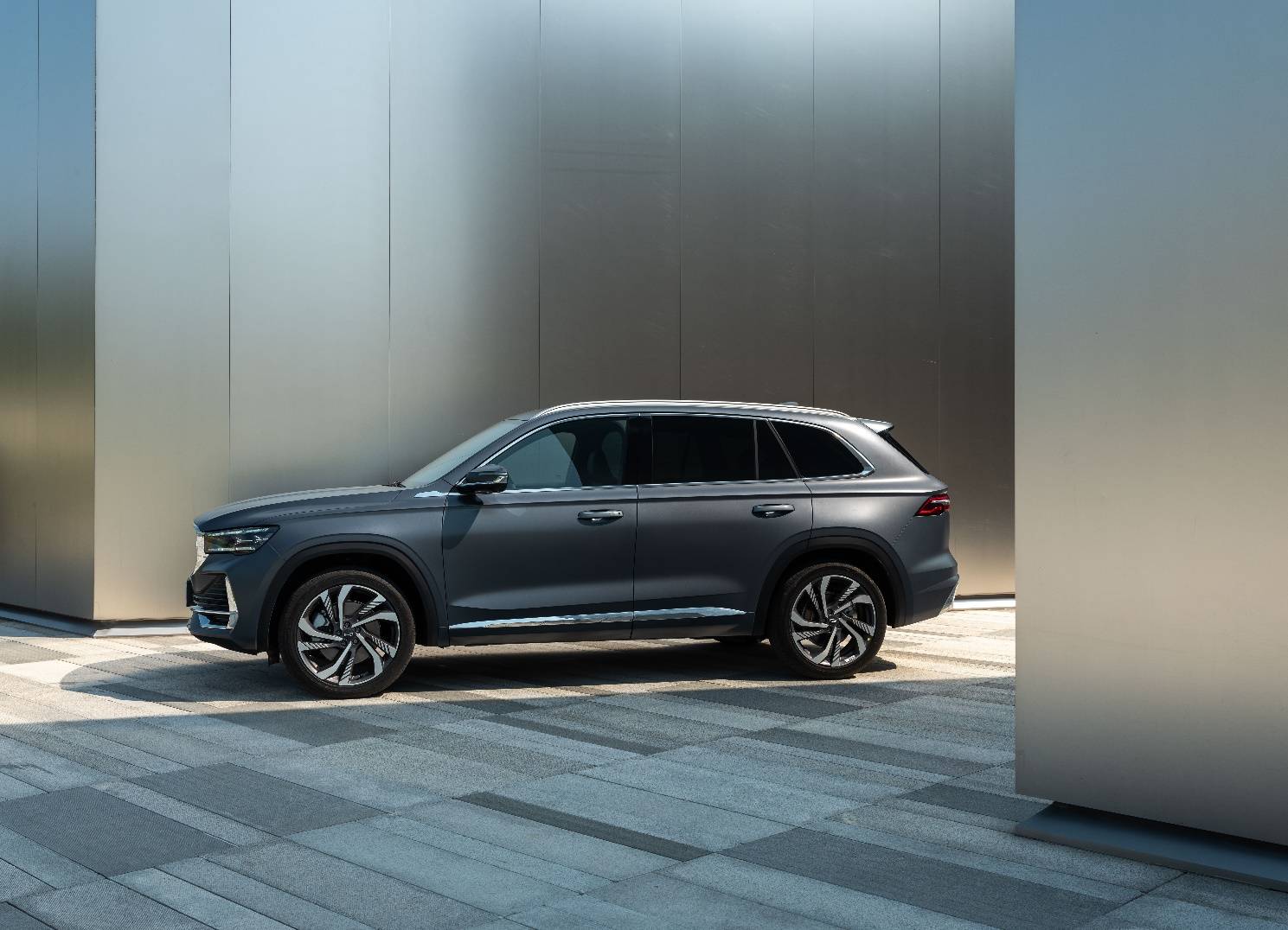 77万元和16.87万元,吉利星越l 8at加新上市_搜狐汽车_搜狐网