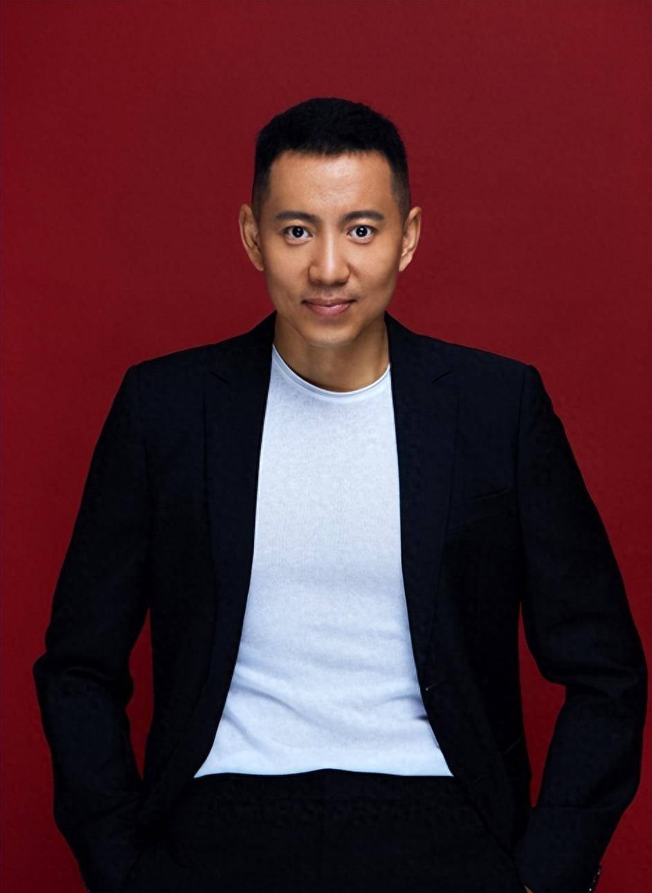 著名演员谷智鑫 34岁被马踩成废人,孕妻8年一把屎一把尿伺候_阿斯鲁