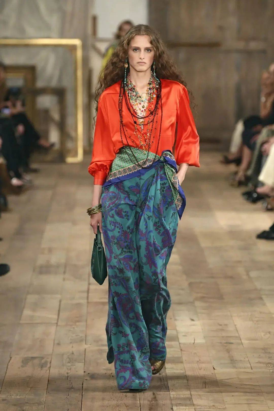 2024春夏流行色|纽约时装周趋势报告_色彩_色调_个性化