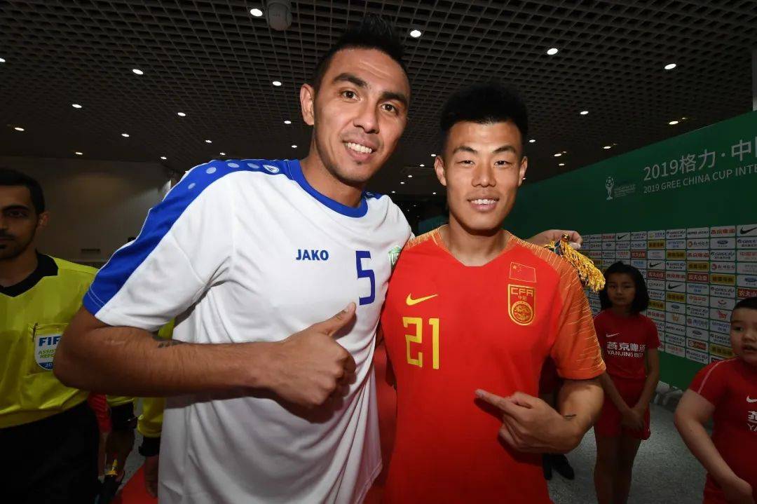 35岁谭龙能力压32岁的武磊 入选亚运会 因为他才是国足真正c罗_球员