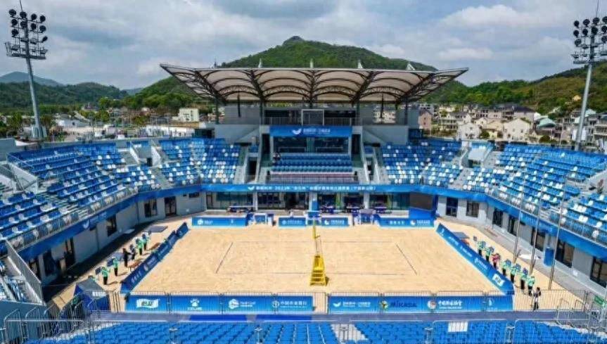 亚运会沙排赛事场地沙滩排球是两队运动员在由球网分开的沙地上进行