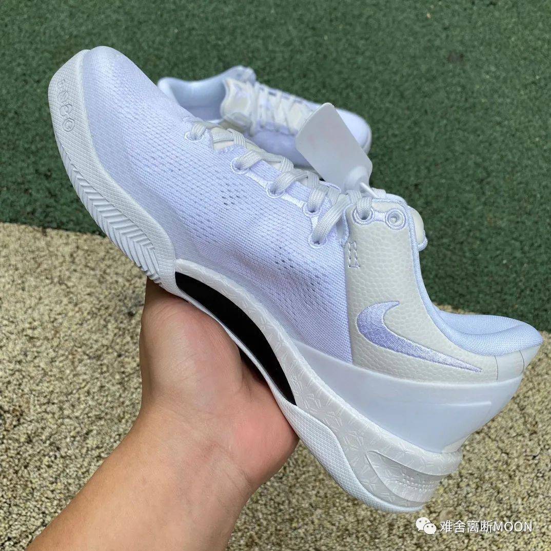 2023年首次复刻的kobe 8代halo白龙 已经成为高危鞋款?