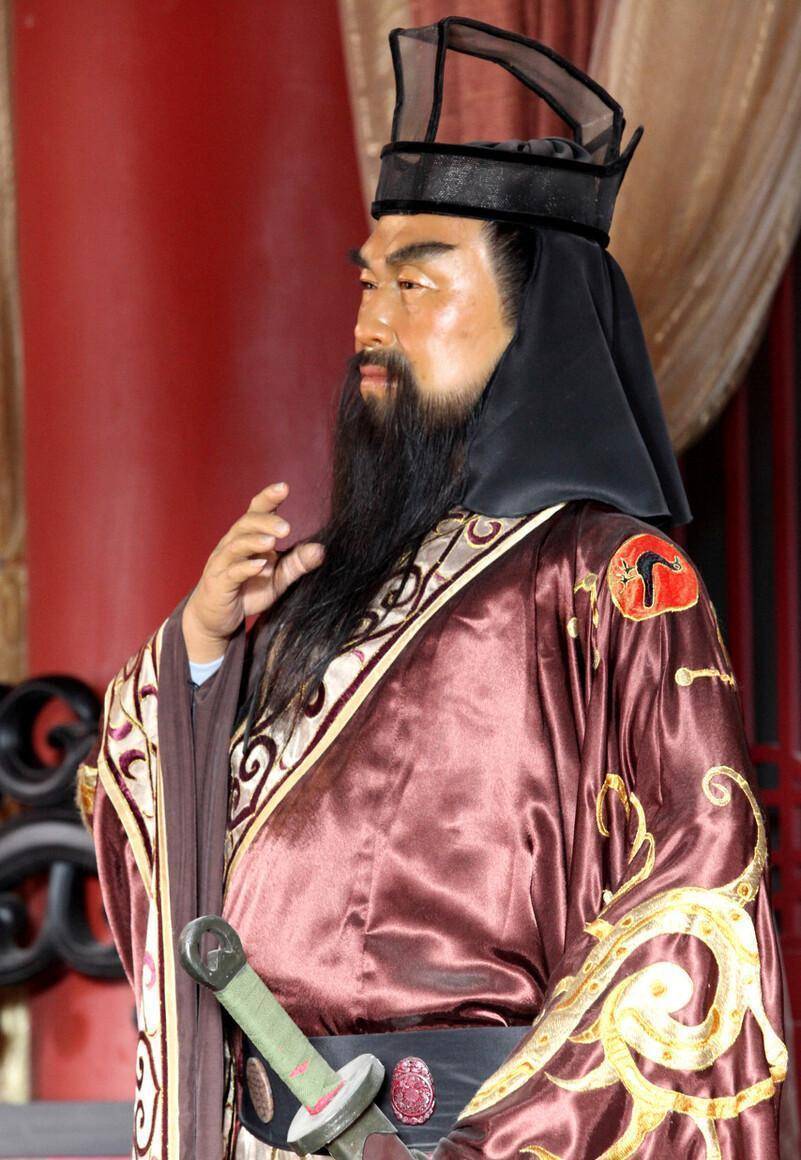 其中,被冠以"肉票将军","独眼将军"诨名的夏侯惇,战功平平,却被曹操委