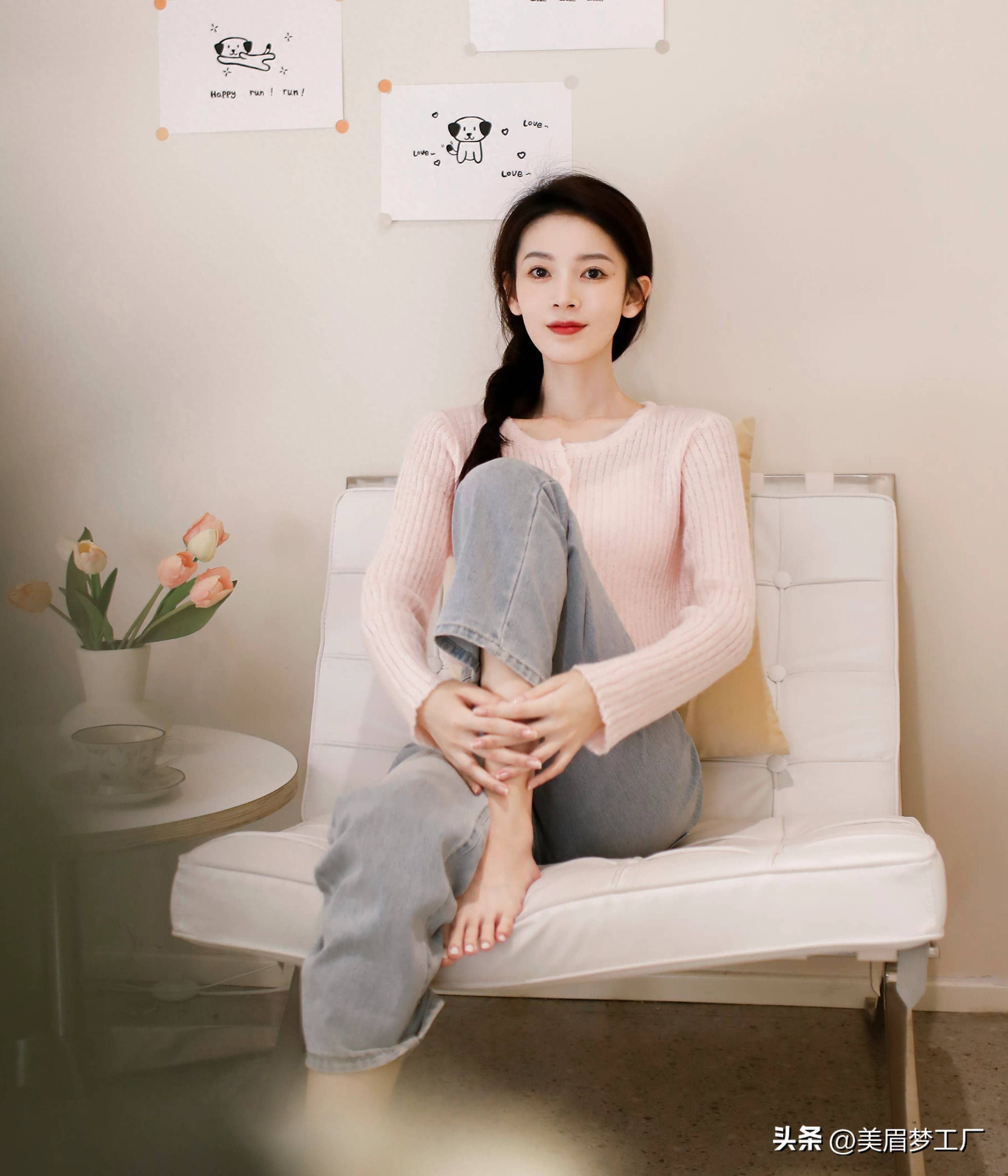 氧气美少女陈瑶光脚丫拍写真,简直就是视觉享受啊!_感觉_很漂亮_皮肤