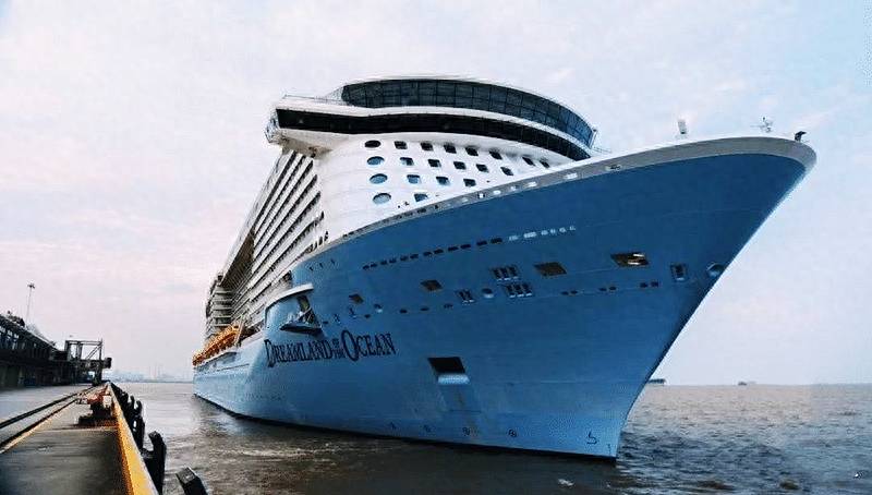 《海洋之城》穿着大副的制服谈霸总的恋爱,张翰上船挑战新角色_王丽坤