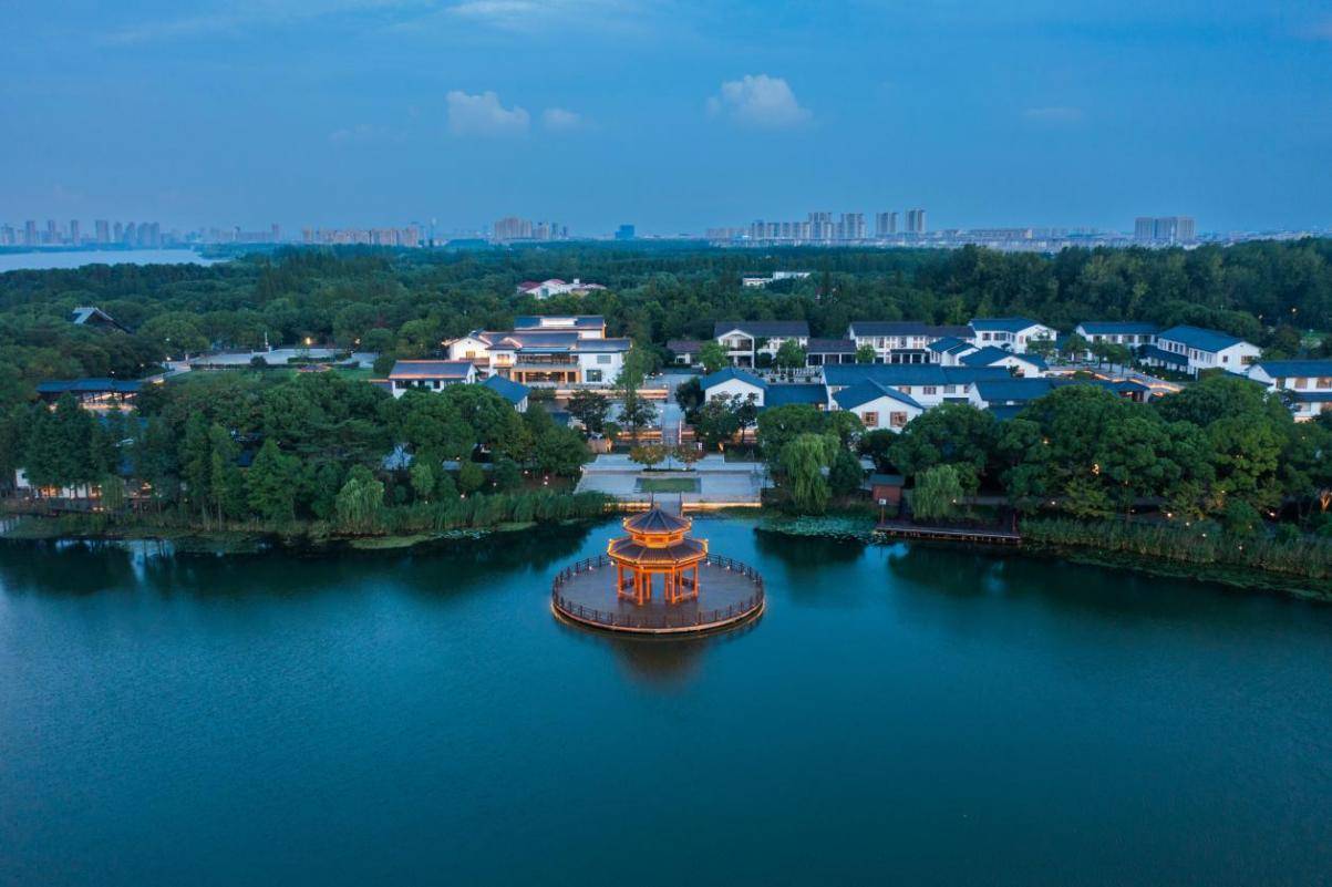 "漫步尚湖·悦享花间"——常熟尚湖花间府·烟波里酒店正式开业