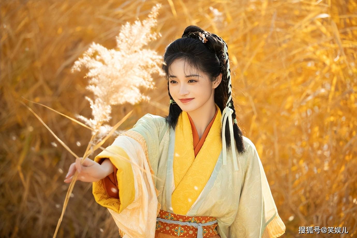 王权醉,之前在《狼君不如意》和《斗罗大陆》两部古装剧中都有出演