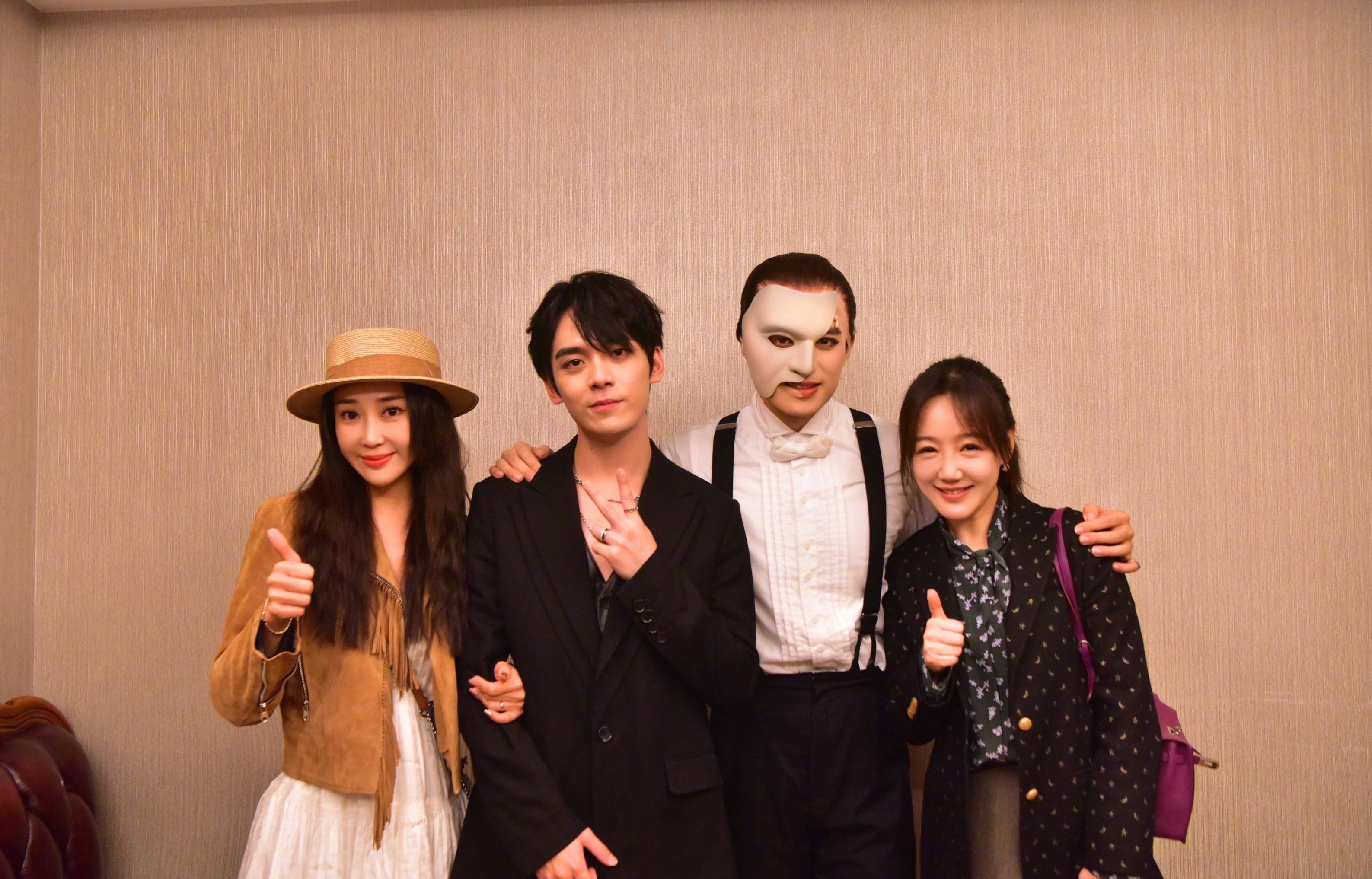 《粉红女郎》哈妹和万人迷同框,陈好晒与薛佳凝合照,现状大不同_生活