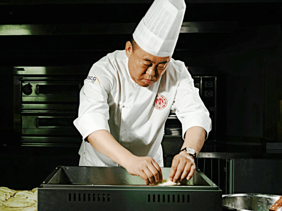 为"老字号"重生寻找新"配方"——专访王麻子锅贴第五代传人姜军_大连