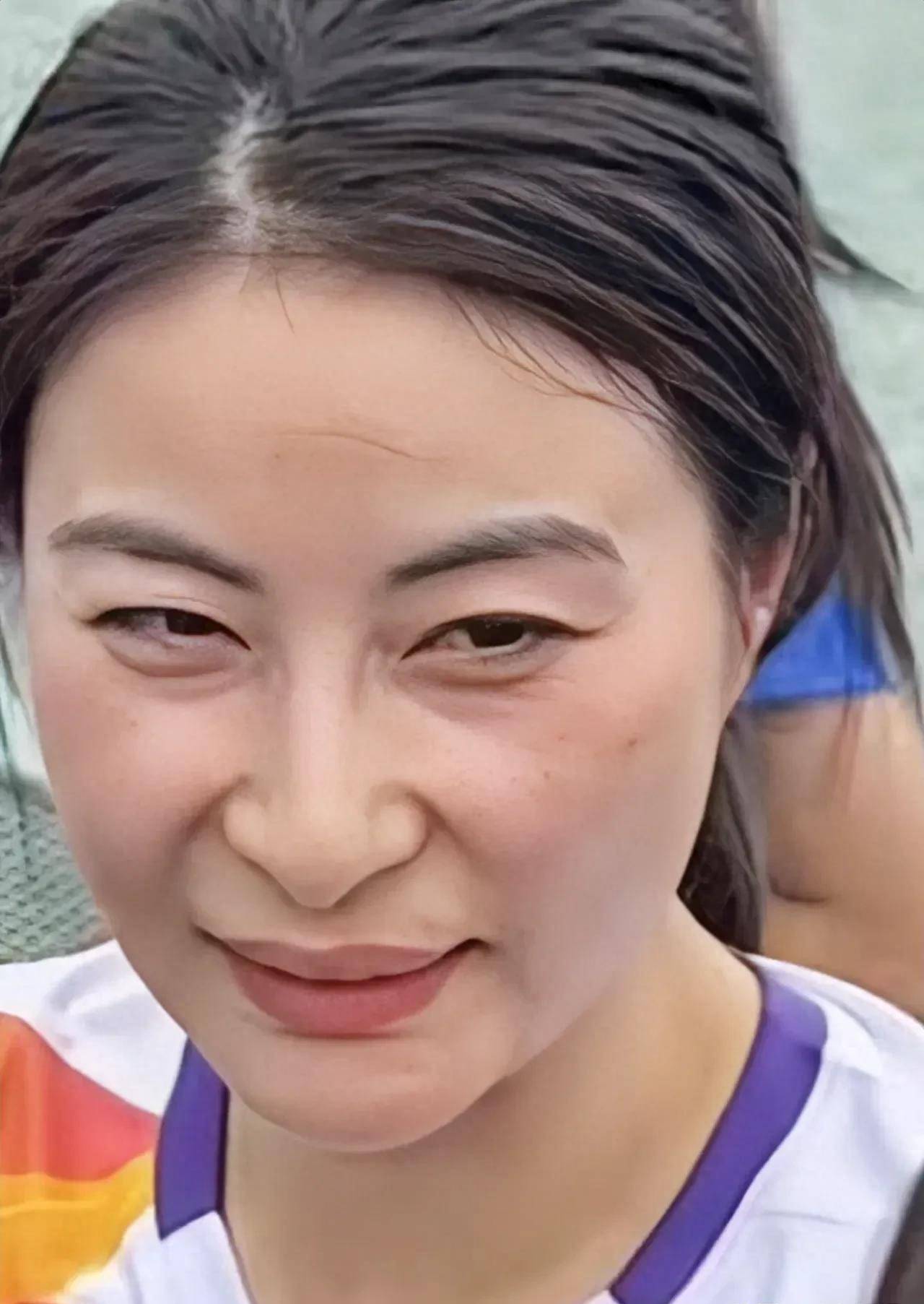 作为豪门阔太的跳水冠军,脸上的褶子一堆!_郭晶晶_眼睛_时间