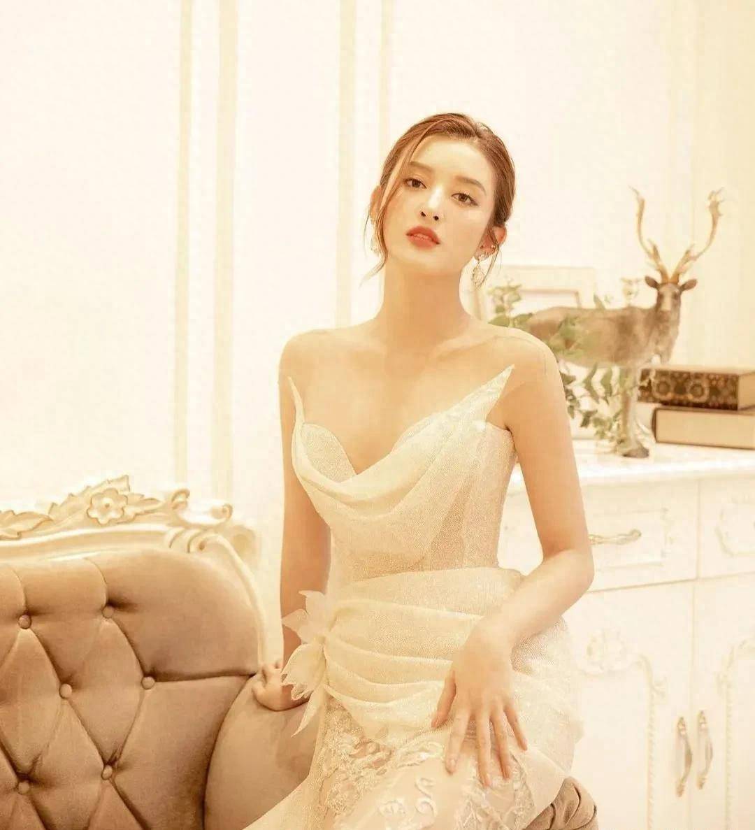 国外第一美女nguyen,完美身材颜值天花板,果然名不虚传_阮陈玄_身高