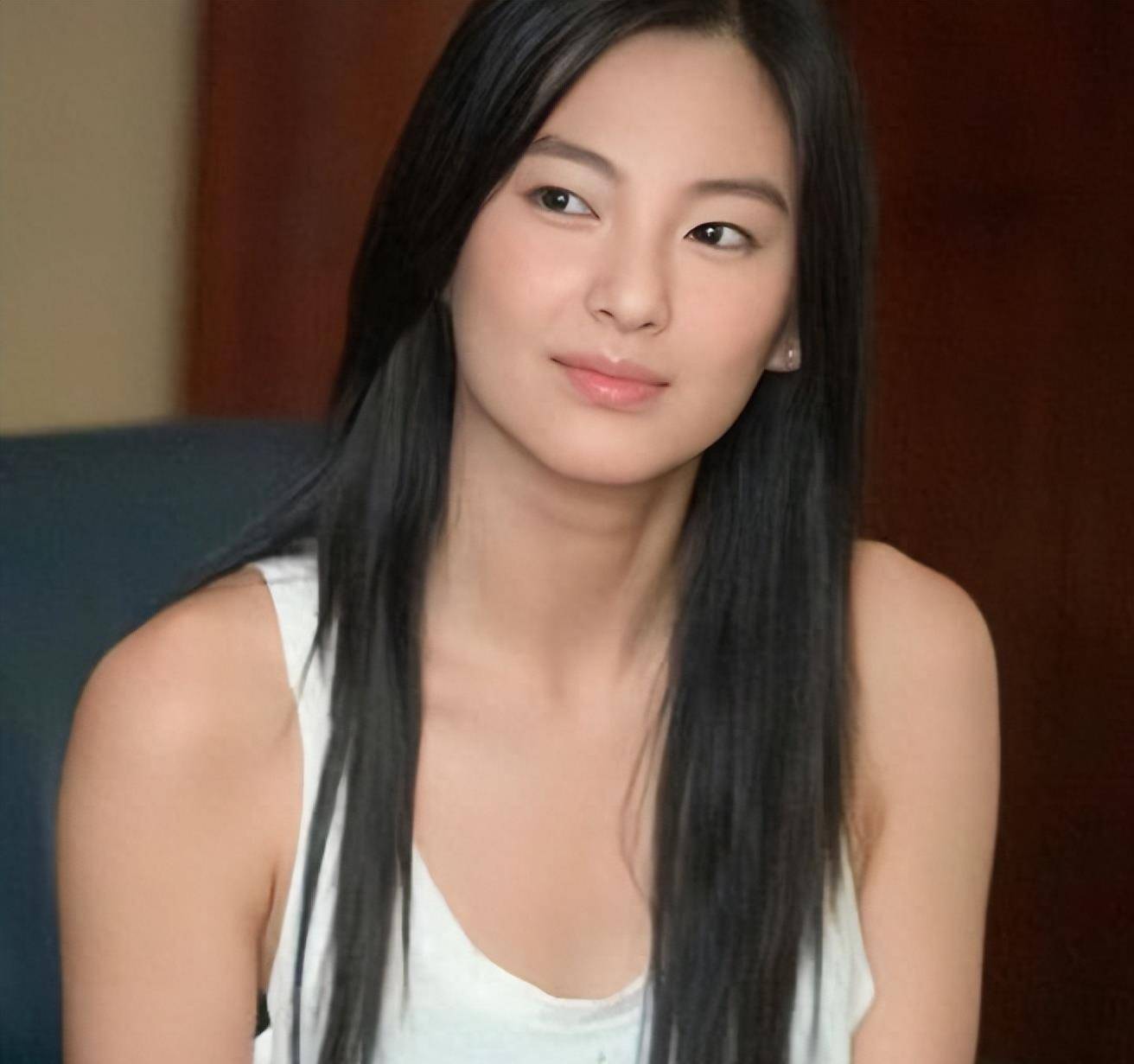 43岁张柏芝与30岁孙怡坐在一起,我才知道骨相美和皮相美的区别_米兰