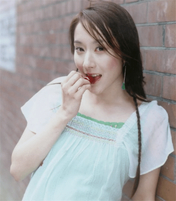 许慧欣身形圆润疑怀2胎,嫁上亿老公养娃当富太,却为前任复出!