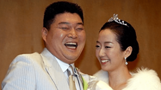 有其父必有其子,姜虎东儿子长相曝光,体格与父亲如出一辙_新闻_孩子